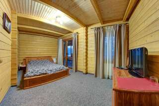 Отель Karpatski Dzherela Яремче Стандартный двухместный номер с 1 кроватью-2