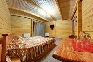 Отель Karpatski Dzherela Яремче Улучшенный двухместный номер с 1 кроватью-2