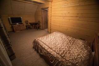 Отель Karpatski Dzherela Яремче Люкс-4