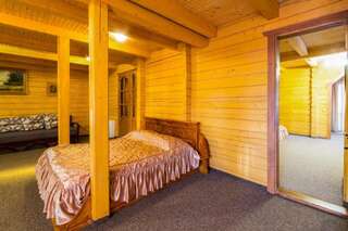 Отель Karpatski Dzherela Яремче Апартаменты-6