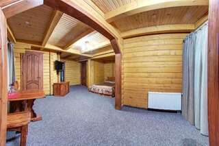 Отель Karpatski Dzherela Яремче Апартаменты-13