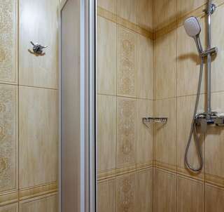 Отель Karpatski Dzherela Яремче Люкс с видом на горы-6