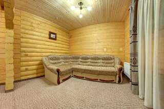 Отель Karpatski Dzherela Яремче Четырехместный номер Делюкс-2