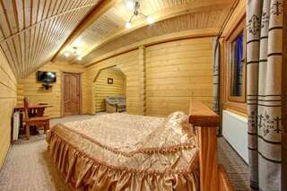 Отель Karpatski Dzherela Яремче Четырехместный номер Делюкс-3